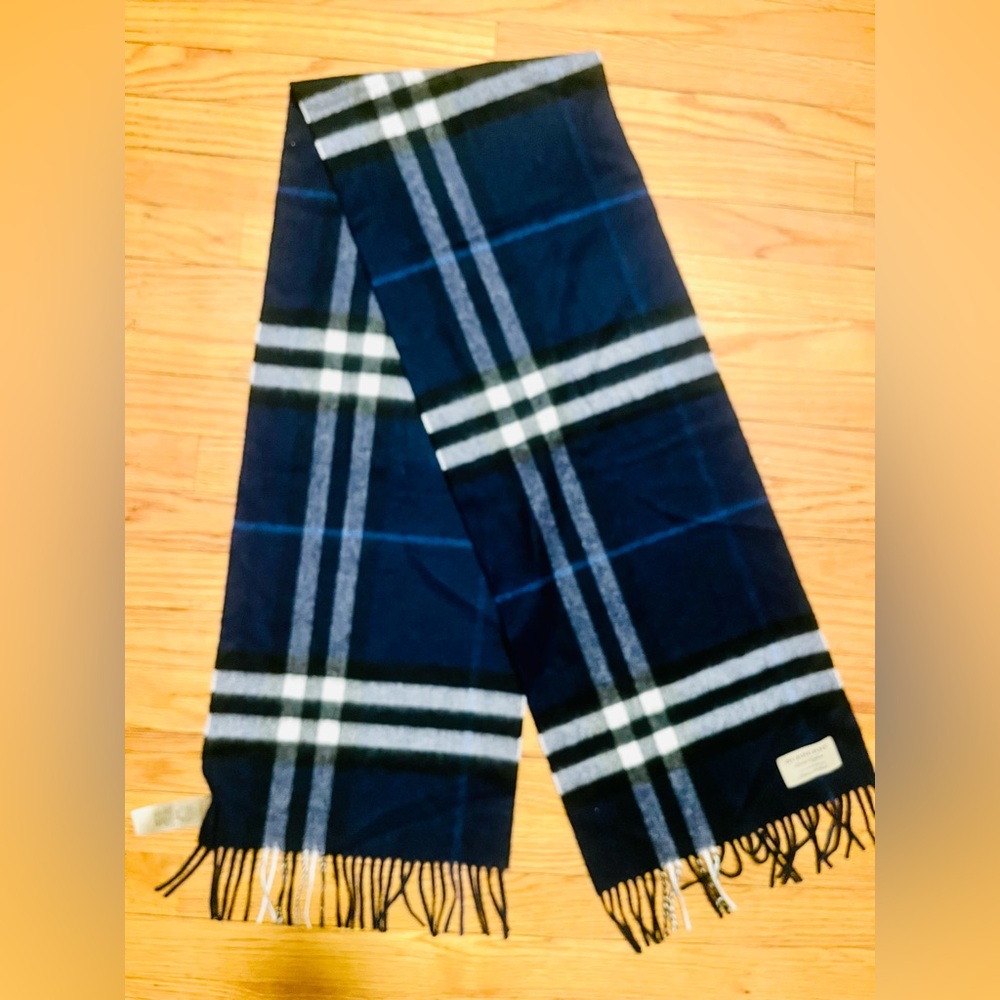 Burberry Navy and White Checkered Scarf cashmere